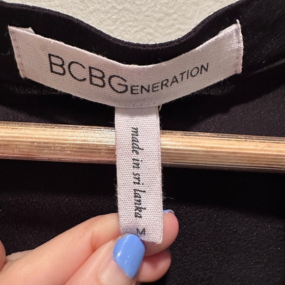 BCBGeneration Women's Black Long Sleeve Surplice Top Size‎ Medium Blouse Party - Picture 3 of 7